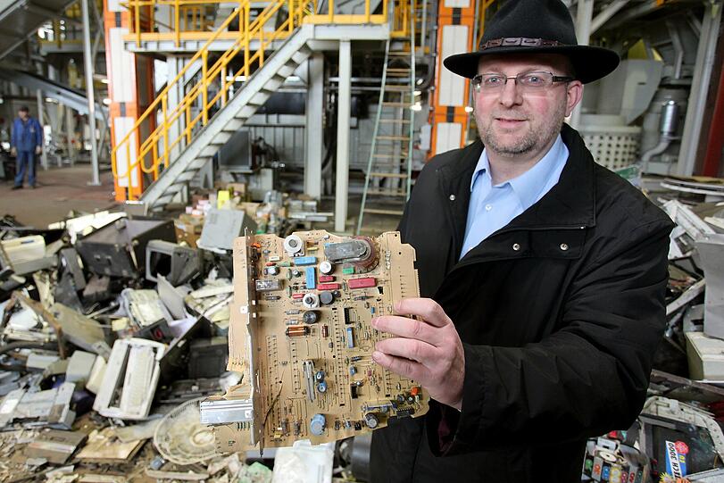 Für die einen ist es Elektroschrott. Für Thomas Adamec sind es wertvolle Rohstoffe.