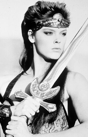 Auch als Schauspielerin versuchte sich Nielsen. Böse Zungen behaupten allerdings, der Durchbruch sei ihr bis Heute nicht gelungen: Ihr erster Film "Red Sonja" von 1985, an der Seite von Arnold Schwarzenegger, floppte.