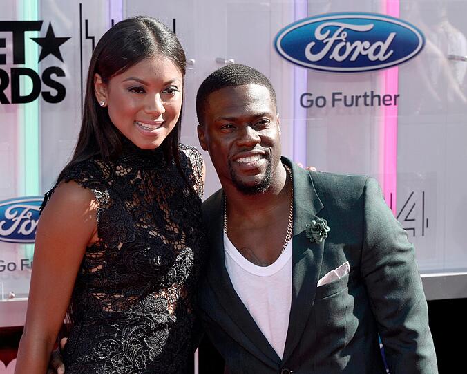 Schauspieler Kevin Hart (R) und seine Freundin Eniko Parrish auf dem roten Teppich bei den Black Entertainment Television Awards in Los Angeles.