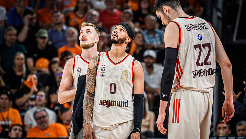 Die Bayern-Profis Niels Giffey (links) und Nick Weiler-Babb.
