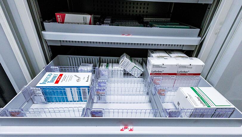 Die Pharmabranche in Deutschland wächst, doch es kommt immer wieder zu Arzneiengpässen (Archivbild)