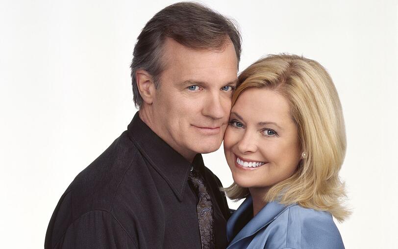 In mehr als 240 Folgen von "Eine himmlische Familie" spielte Catherine Hicks (Bild, mit Stephen Collins) die liebevolle Mutter Annie, am 6. August feiert sie ihren 75. Geburtstag. In mehr als 240 Folgen von "Eine himmlische Familie" spielte Catherine Hicks (Bild, mit Stephen Collins) die liebevolle Mutter Annie, am 6. August feiert sie ihren 75. Geburtstag.
