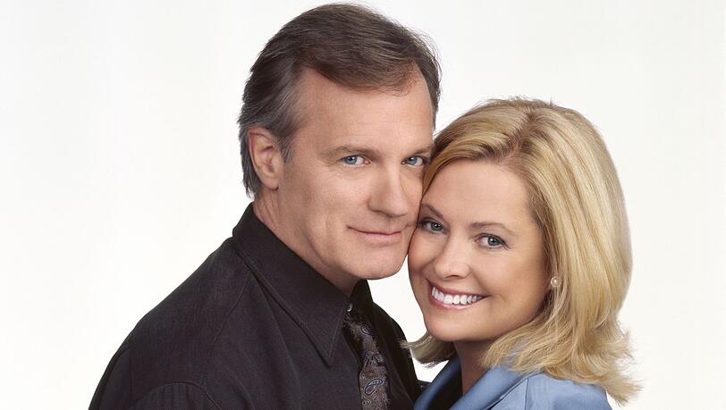 In mehr als 240 Folgen von "Eine himmlische Familie" spielte Catherine Hicks (Bild, mit Stephen Collins) die liebevolle Mutter Annie, am 6. August feiert sie ihren 75. Geburtstag. In mehr als 240 Folgen von "Eine himmlische Familie" spielte Catherine Hicks (Bild, mit Stephen Collins) die liebevolle Mutter Annie, am 6. August feiert sie ihren 75. Geburtstag.