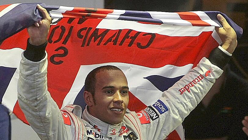 Lewis Hamilton hat es geschafft: Er ist zum dritten Mal Formel-1-Weltmeister. Lewis Hamilton hat es geschafft: Er ist zum dritten Mal Formel-1-Weltmeister.