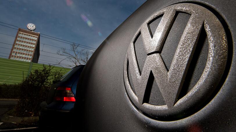 Volkswagen ruft Hunderttausende Autos zurück. (Symbolbild)