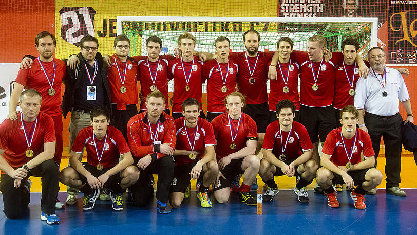 Die Hockey-Nationalmannschaft nach ihrem Sieg bei der Hallen-EM im Januar 2016 in Tschechien.