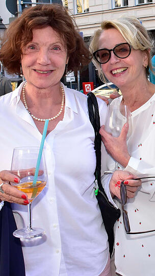 Fröhlich: Regisseurin Sigrid Herzog (l.) und Schauspielerin Gisela Schneeberger.