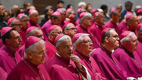 Die Deutsche Bischofskonferenz stellt sich derzeit unter anderem die Frage, wie der neue Papst Leo XIV. zum deutschen Reformkurs steht (Archivbild).