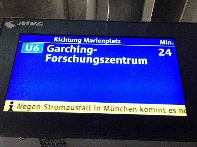 Von etwa 7.00 Uhr an war für rund eine halbe Stunde die Beleuchtung an den Tunnelbahnhöfen ausgefallen. Nach knapp einer halben Stunde fuhren die S-Bahnen wieder, die Taktverstärker-Züge fielen jedoch aus. Nach Einschätzung der Sprecherin sollte sich der Verkehr bis zum Mittag wieder normalisieren.