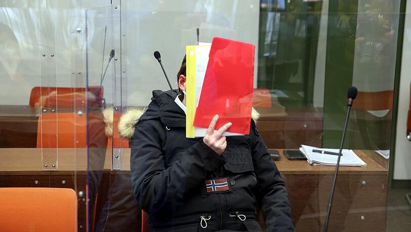 Der Angeklagte vor Gericht.
