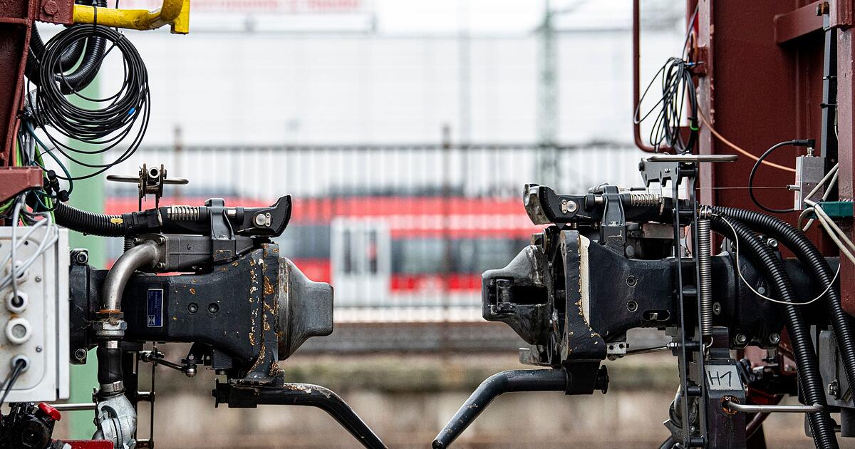 Gefahrenguttransport-bei-Rosenheim-entgleist-der-Schaden-ist-immens