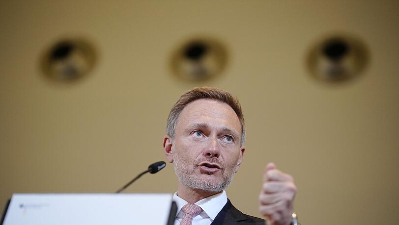 Finanzminister Christian Lindner und Justizminister Marco Buschmann (beide FDP) fordern die Senkung von Leistungen für Asylbewerber.