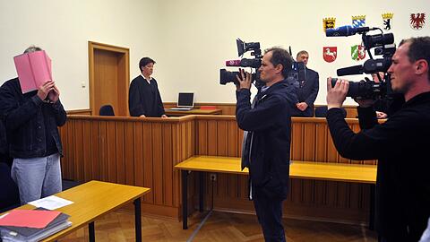 In Deutschland wurde der sogenannte Maskenmann bereits wegen drei Kindsmorden verurteilt. (Archivbild)