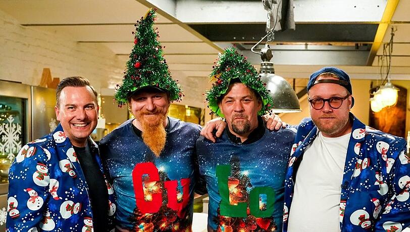 "Kitchen Impossible - Die Weihnachts-Edition": Tim Raue, Lucki Maurer, Tim Mälzer und Max Strohe (v.l.).