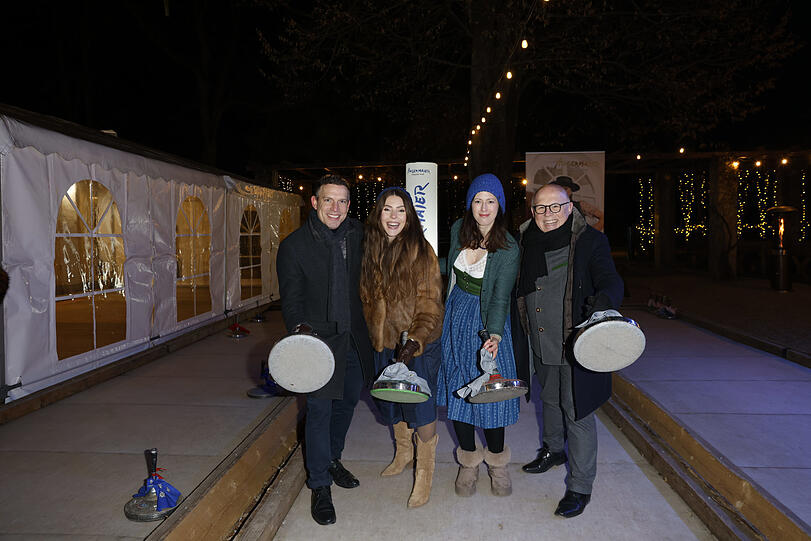 Gewinnerteam Nr. 2: Joe H&auml;glsperger (v.l.), Vroni Sbrizzai, Claudia Pichler und J&uuml;rgen Kirner.