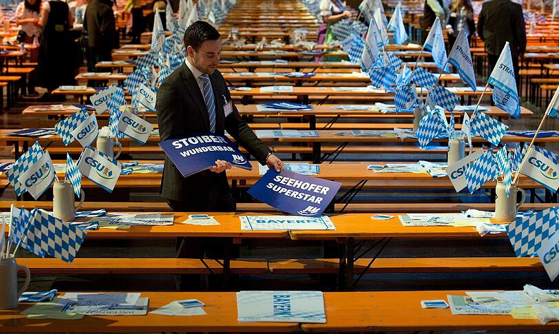 Politischer Aschermittwoch der CSU in Passau - die Bilder aus der Dreiländerhalle