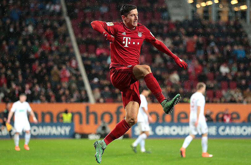 Robert Lewandowski: Note 1. Top-Top-Top-Torjäger! Ball annehmen, stoppen, drehen, ins lange Eck schießen &ndash; fertig ist das 1:0 (15.). Vollstreckte lässig zum 2:0 (62.). Seine Saisontreffer 20 und 21, nun ein Tor vor Aubameyang.