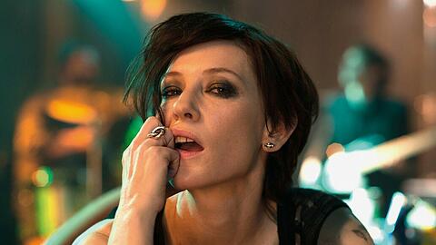 In zwölf Rollen macht sich Cate Blanchett Gedanken über das Wesen der Kunst.