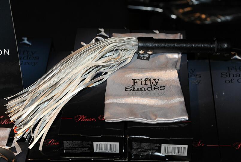 Nach dem Bestseller-Erfolg "Fifty Shades of Grey" gab's auch auf der Münchner Erotikmesse zahlreiche SM-Accesoires zu kaufen.