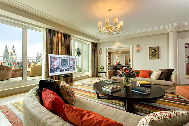 Die Monforte Royal Suite im Charles Hotel hat eine private Terrasse und kugelsichere Fensterscheiben