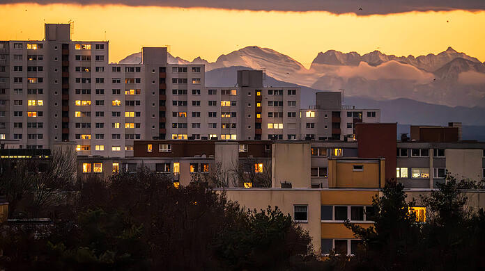 Ende der 60er Jahre wurde Neuperlach aus dem Boden gestampft. Heute glauben viele: Nur mehr Neubau kann die Krise am Wohnungsmarkt lösen.