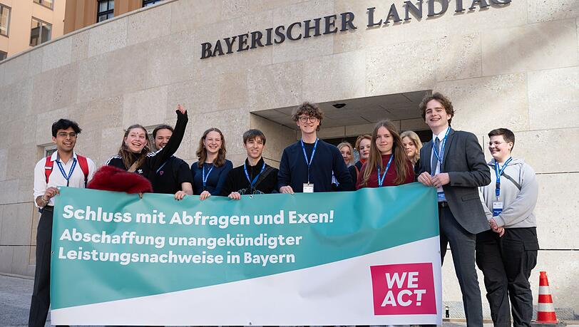 Sie haben es mit ihrer Petition bis in den Landtag geschafft: Bayerische Schülerinnen und Schüler.
