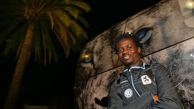 Anthony Annan erklärte: "Ich tue alles, um meine Abwehr zu beschützen." Anthony Annan erklärte: "Ich tue alles, um meine Abwehr zu beschützen."
