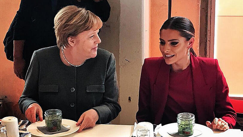 Sophia Thomalla hat Bundeskanzlerin Merkel getroffen. Sophia Thomalla hat Bundeskanzlerin Merkel getroffen.