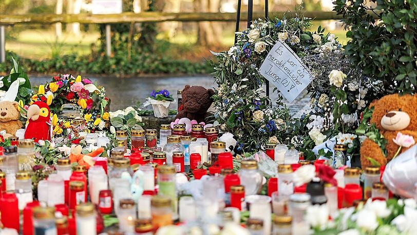 Kerzen und Blumen waren im Januar im Park Schöntal aufgestellt.