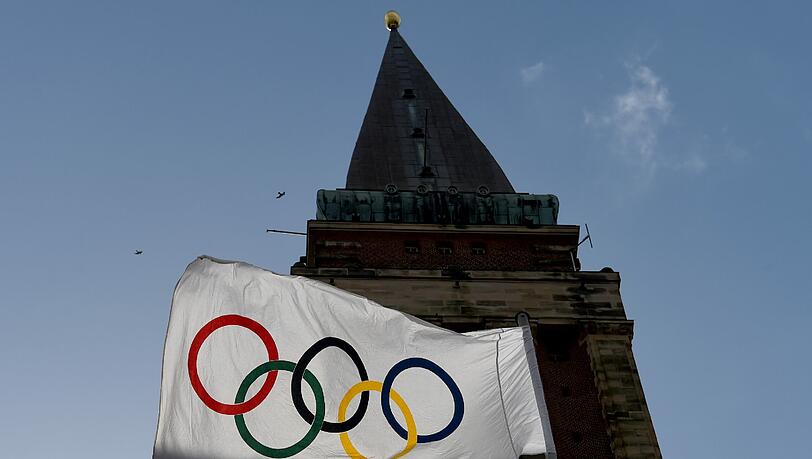 Finanzexperte Wolfgang Maennig äußert sich kritisch zu den hohen Kosten, die Hamburg für die Olympia einplant. Finanzexperte Wolfgang Maennig äußert sich kritisch zu den hohen Kosten, die Hamburg für die Olympia einplant.