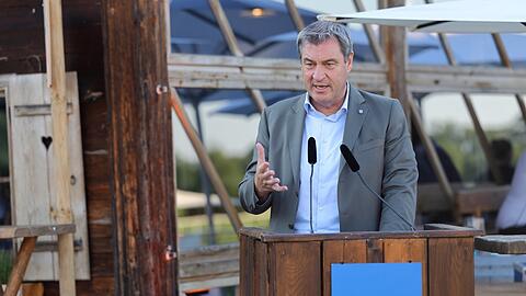 Markus Söder fordert bei der Bayerischen Wirtschaftsnach die Senkung von Steuern.
