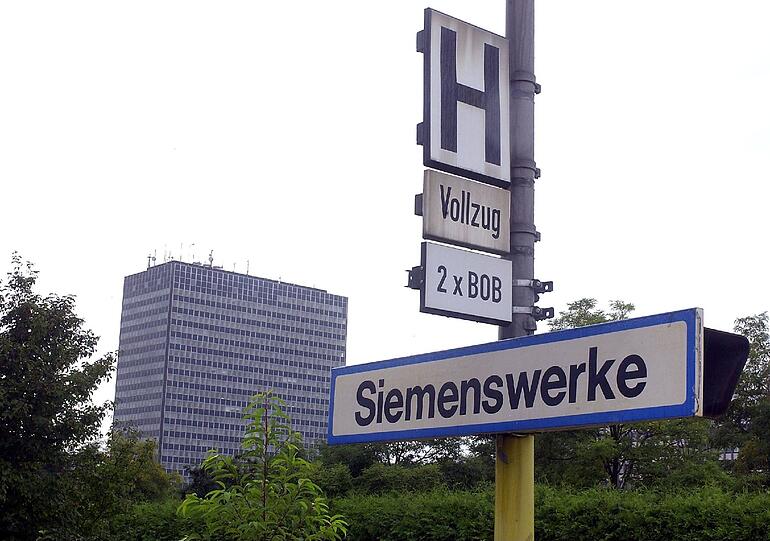 S-Bahn-Halt Siemenswerke: Hier an der Hofmannstraße hatte die Kommunikationssparte ihren Sitz - Siemens Enterprise Communications heißt jetzt Unify