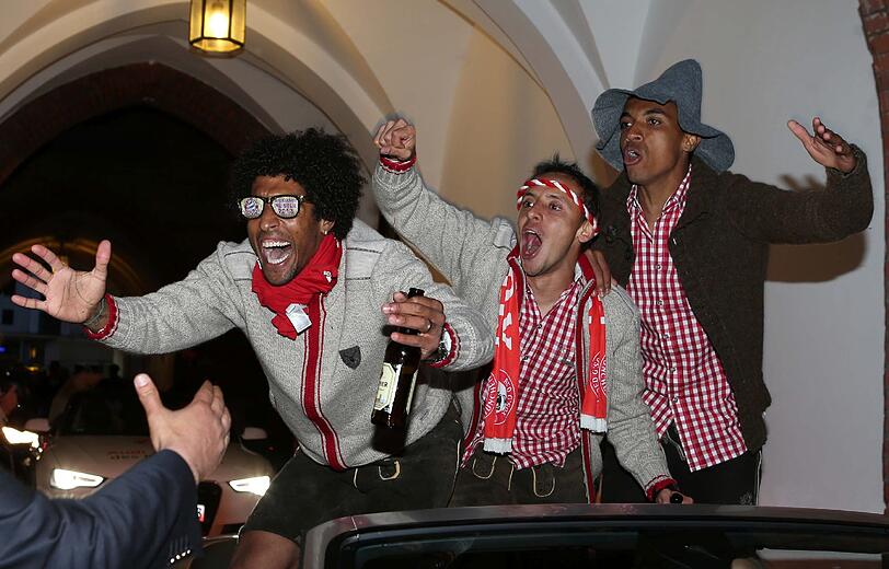 Zur Einstimmung auf die Meisterfeier: So feierte der FC Bayern im letzten Jahr die Meisterschaft. Die Kult-Bilder...