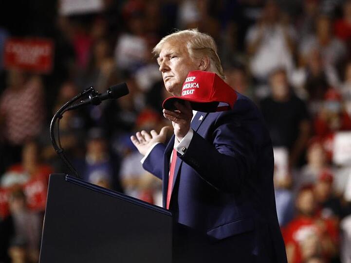 US-Präsident Donald Trump bei einer Wahlkampfveranstaltung in Manchester, New Hampshire.