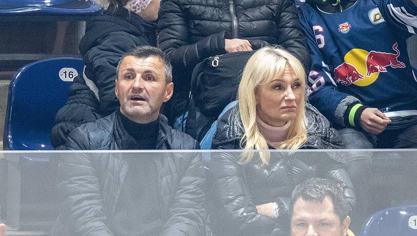 1860-Coach Michael Köllner mit Lebensgefährtin Petra Freitag beim EHC.