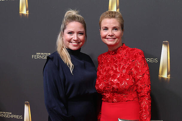 Caroline Frier und Annette Frier im September dieses Jahres. Auch 23 Jahre nach dem Tod ihres Vaters trauern die Schwestern noch sehr.