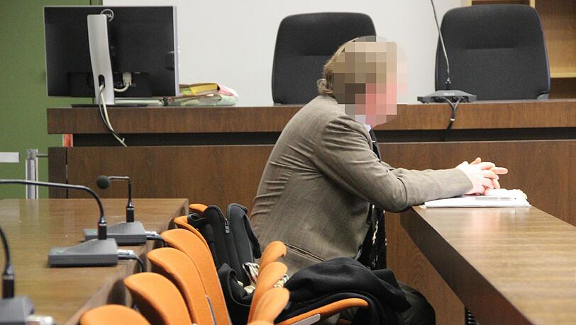Schlug zu: Hans G. auf der Anklagebank. Schlug zu: Hans G. auf der Anklagebank.