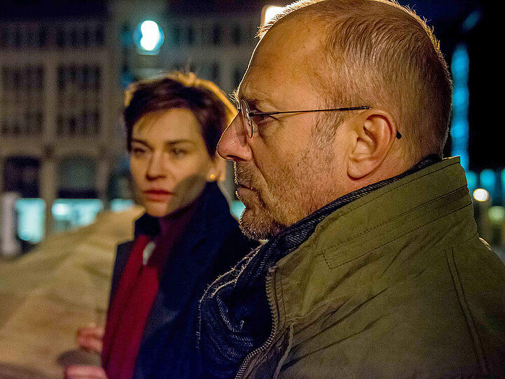 "Unterm Radar": Elke (Christiane Paul) stößt auf Zusammenhänge in den Verfassungsbehörden, die auch der BKA-Beamte Heinrich Buch (Heino Ferch) nicht einfach hinnehmen will.