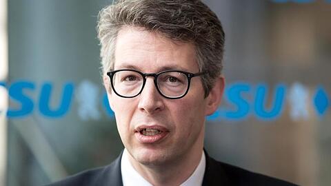 Markus Blume spricht vor Beginn einer CSU-Vorstandssitzung. Foto: Sven Hoppe/dpa