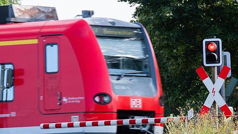 Die EVG führt mit der Bahn derzeit auch Verhandlungen über die Betriebsrenten der Bahn-Beschäftigten.