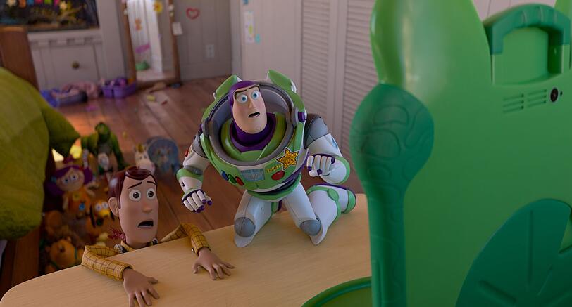 Cowboy Woody (links) und Buzz Lightyear sehen sich in "Toy Story 5" einer furchteinflößenden Bedrohung ausgesetzt: moderne Technik im Kinderzimmer. Cowboy Woody (links) und Buzz Lightyear sehen sich in "Toy Story 5" einer furchteinflößenden Bedrohung ausgesetzt: moderne Technik im Kinderzimmer.