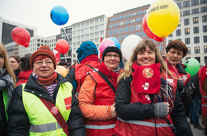 Verdi ruft zu einem Warnstreik im Sozial- und Erziehungsdienst auf. Am Freitag soll in München die Arbeit niedergelegt werden. Eine Kundgebung am Stachus ist geplant. (Archivbild)