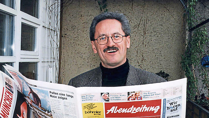 Noch als Oberbürgermeister bei der AZ-Lektüre in seinem Hof.