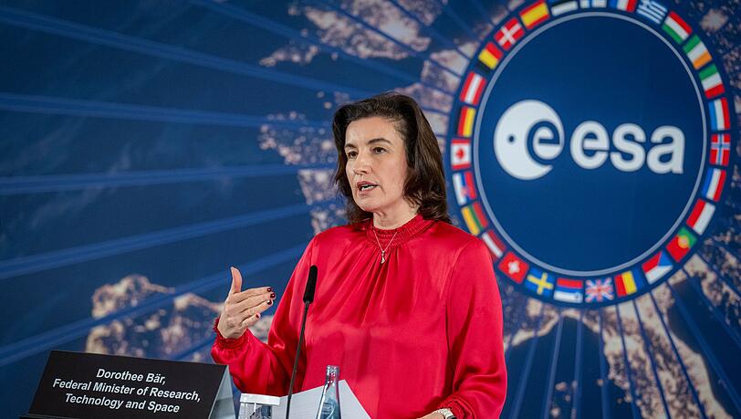 Bundesraumfahrtministerin Dorothee B&auml;r (CSU) setzt auf eine deutsche Teilnahme bei einer k&uuml;nftigen Mond-Mission. (Archivbild)