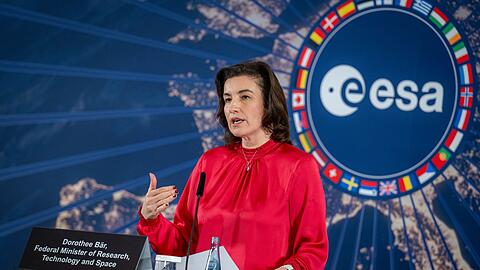Bundesraumfahrtministerin Dorothee B&auml;r (CSU) setzt auf eine deutsche Teilnahme bei einer k&uuml;nftigen Mond-Mission. (Archivbild)