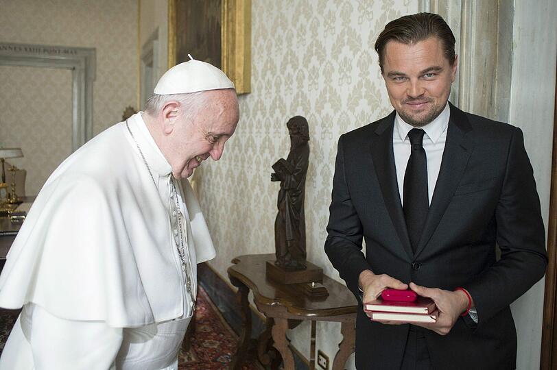 Leonardo di Caprio ist zu Besuch beim Papst.