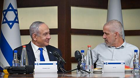 Der israelische Regierungschef Benjamin Netanjahu entließ Ronen Bar im März, aber ein Gericht stoppte die Aktion. Nun zieht Bar selbst einen Schlussstrich. (Archivbild)