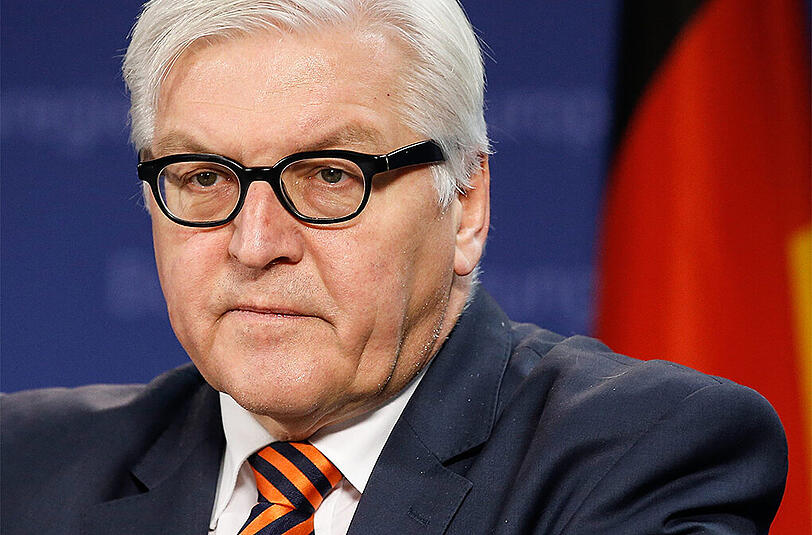 Die Krise in der Ostukraine scheint sich wieder hochzuschaukeln. Die Friedensbemühungen werden jedoch laut Außenminister Steinmeier nur schrittweise vorankommen.