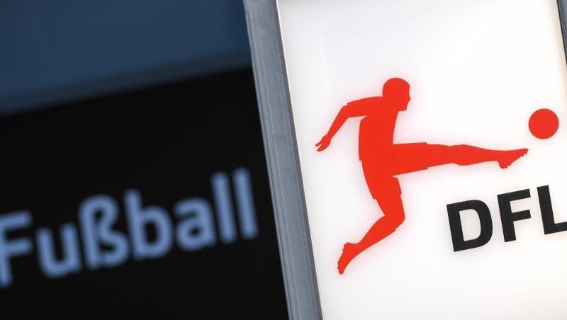 Die Mehrheit der Deutschen will im Moment keine Fortsetzung der Fußball-Bundesliga. Die Mehrheit der Deutschen will im Moment keine Fortsetzung der Fußball-Bundesliga.