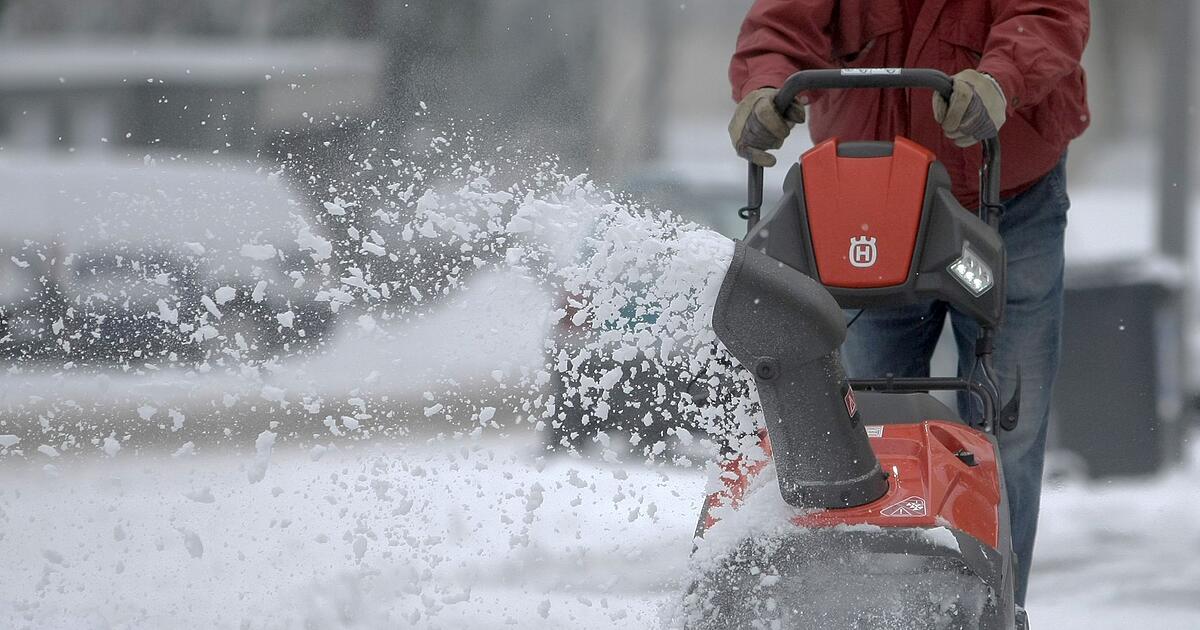 Mann-st-rzt-in-Schneefr-se-schwere-Beinverletzungen